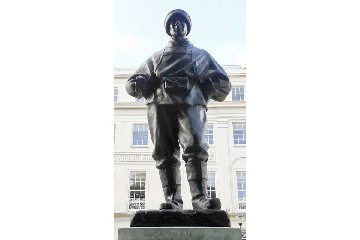 Statue of Edward Adrian Wilson