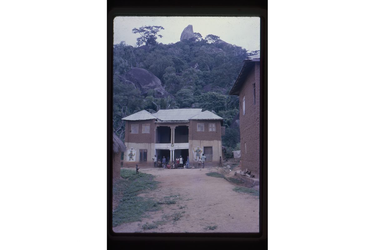 New house, mud structure, Igarra